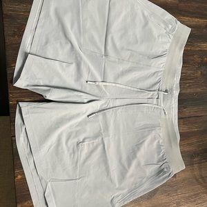 Lululemon License to Train 7” Rhino Grey Shorts XXL